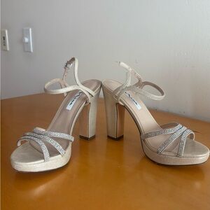 Nina Women's Sparkling Platinum Heels
